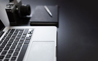 主持王诗蒙分享视频：突然翻到手机里，忘记删掉前女友的视频